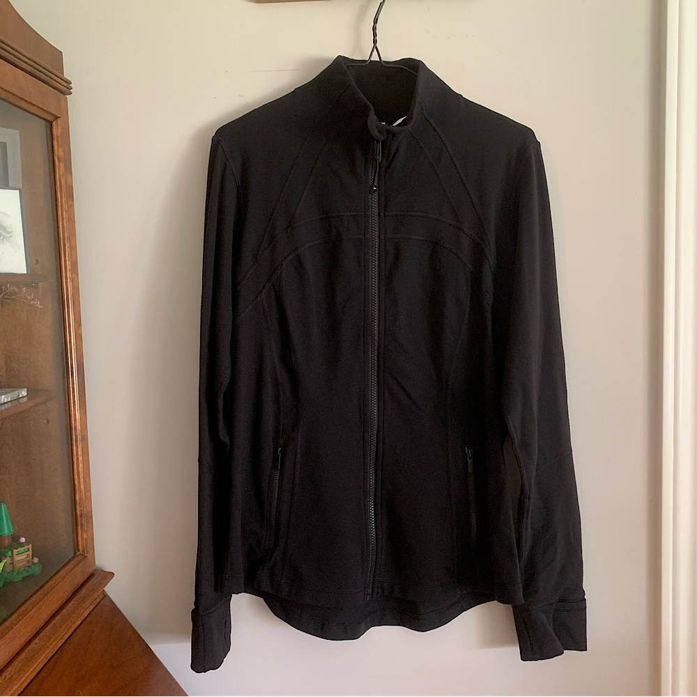 • SOLD • Lululemon Define Jacket Luon in black